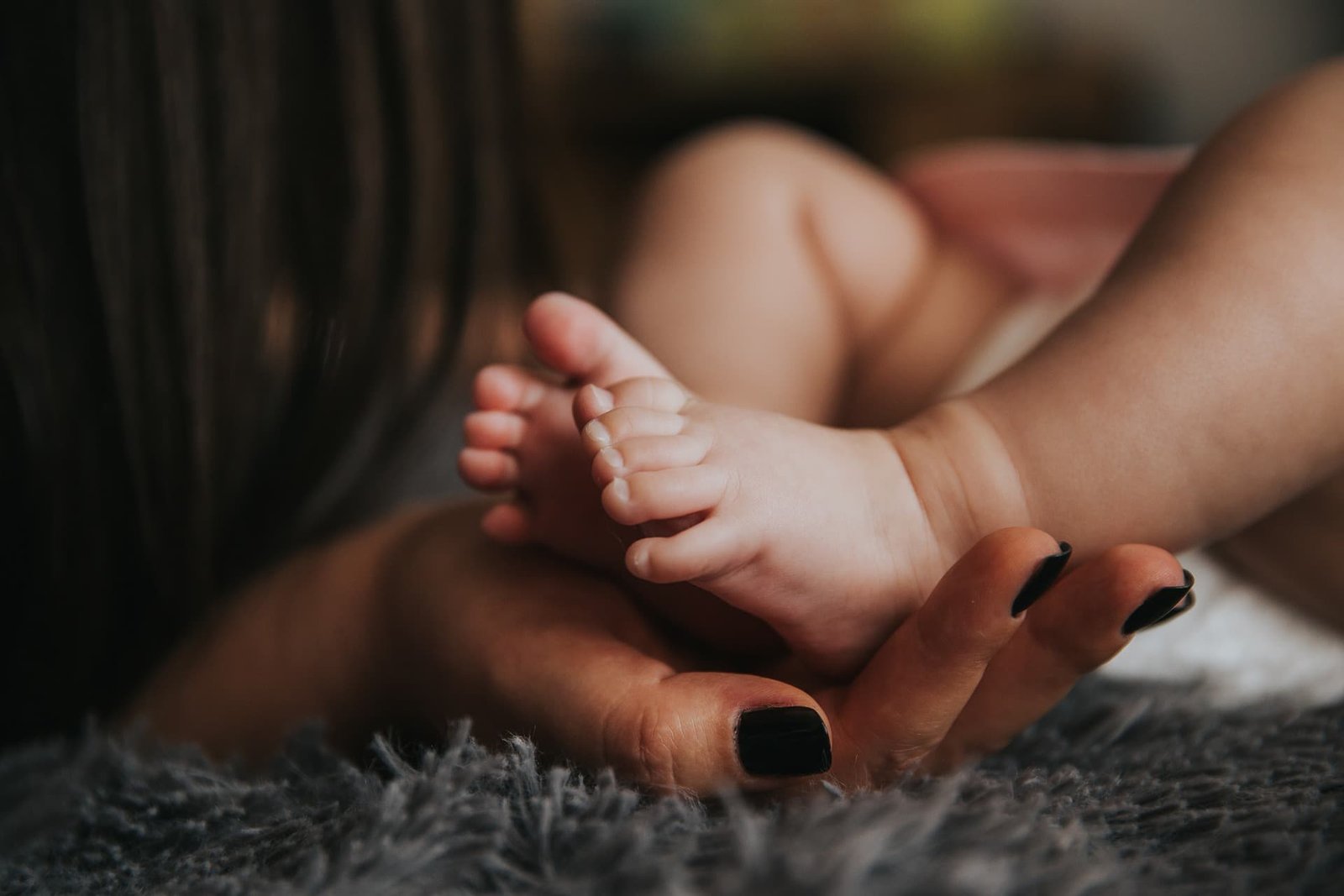 About me picture my baby little feet in my arms